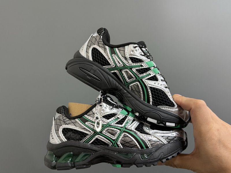 아식스 Gel-NIMBUS 아동 운동화 001-285280