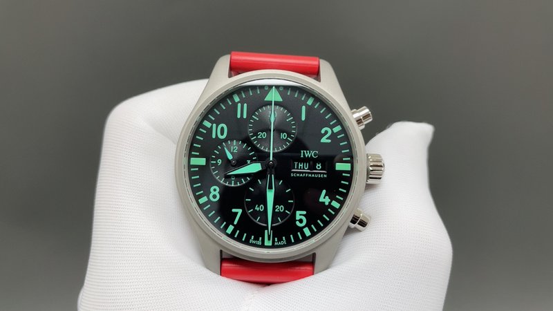 IWC 파일럿 AMG 엔지니어 시계 001-285393