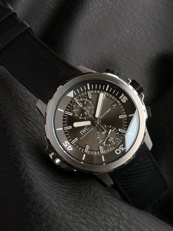 IWC 마린 크로노그래프 V6 상어 에디션 001-285396
