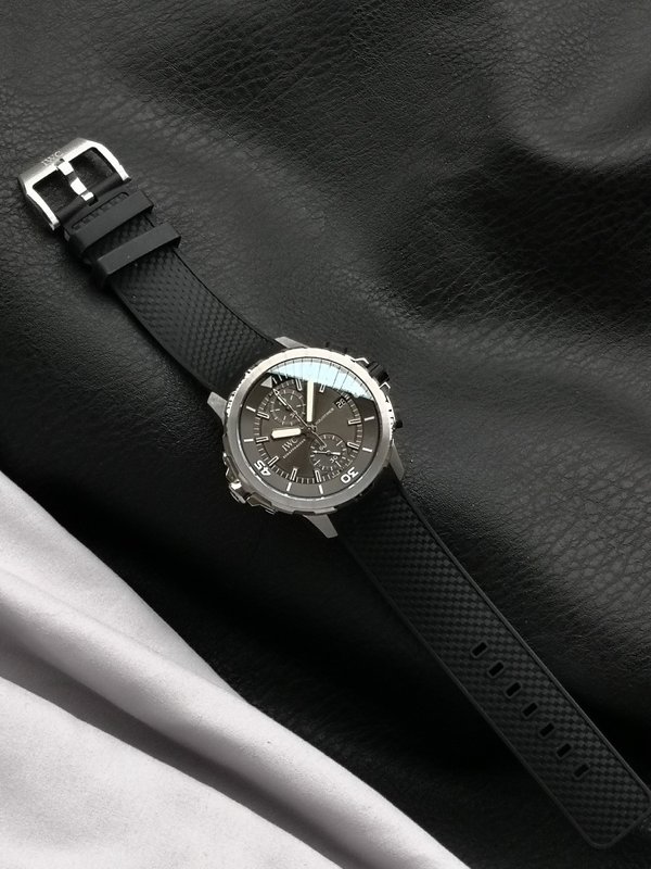 IWC 마린 크로노그래프 V6 상어 에디션 001-285396