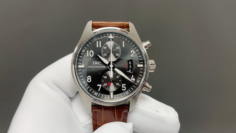 IWC 파일럿 크로노그래프 시계 001-285403