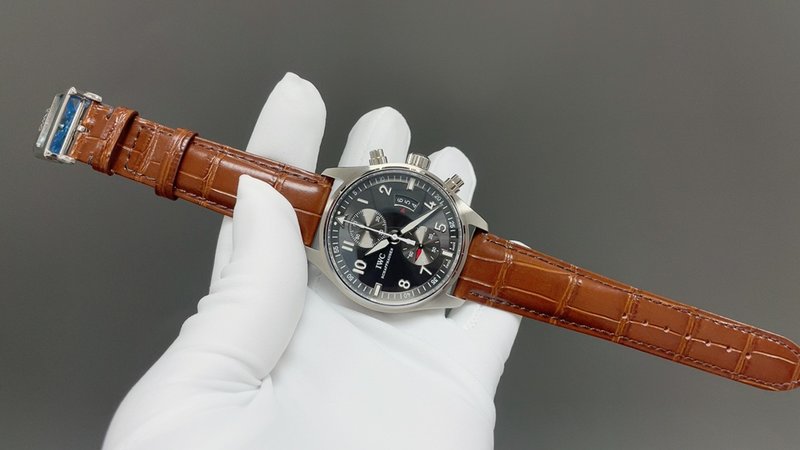 IWC 파일럿 크로노그래프 시계 001-285403