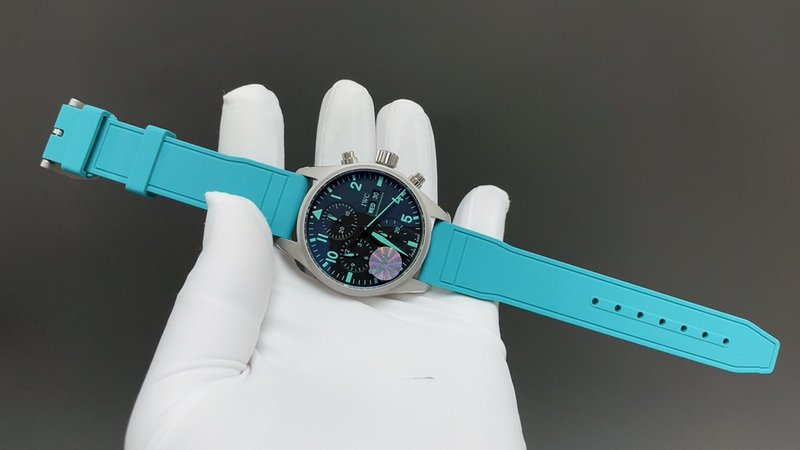 IWC 파일럿 시리즈 티타늄 케이스 41mm 기계식 시 001-285407