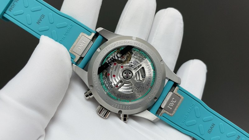 IWC 파일럿 시리즈 티타늄 케이스 41mm 기계식 시 001-285407