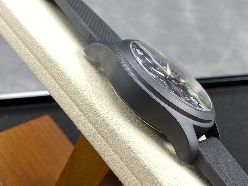 IWC 블랙 세라믹 TOP GUN 크로노그래프 시계 001-285421
