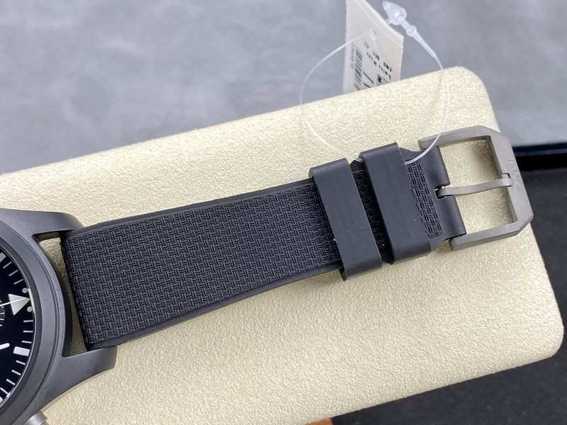 IWC 블랙 세라믹 TOP GUN 크로노그래프 시계 001-285421