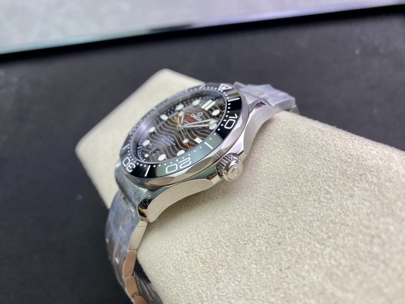 오메가 씨마스터 300M 시계 42mm 001-285446