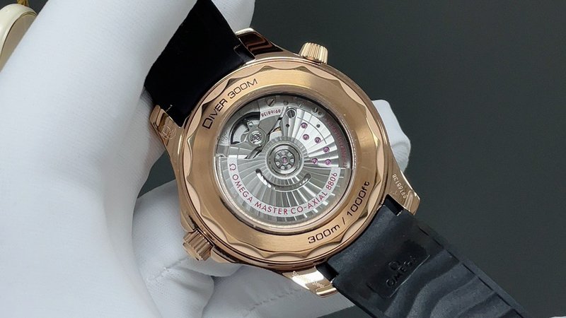 오메가 씨마스터 300 007 에디션 42mm 브론즈골 001-285454