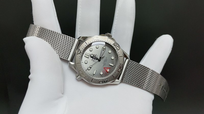 오메가 본드007 노타임투다이 42mm VS 최고급 001-285459