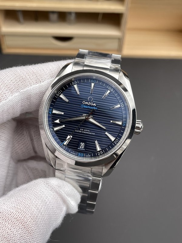 오메가 씨마스터 아쿠아테라 41mm 블루 우드 다이얼 001-285493