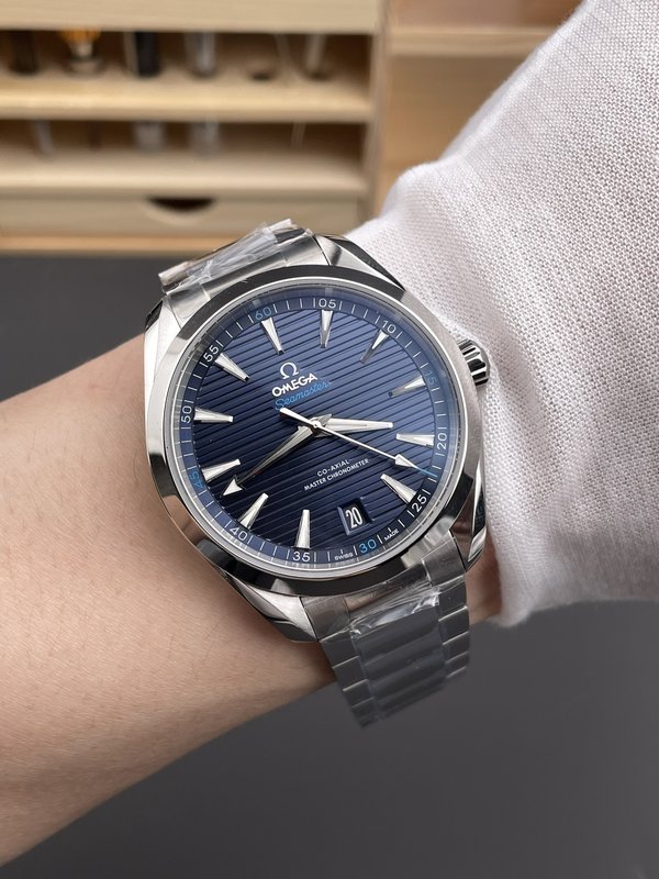오메가 씨마스터 아쿠아테라 41mm 블루 우드 다이얼 001-285493