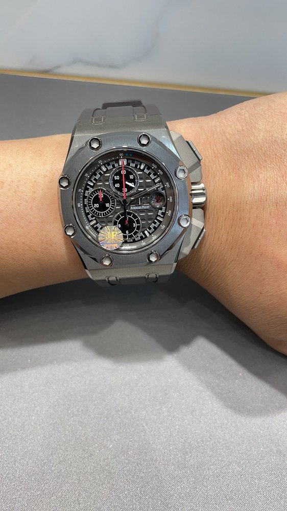 에이피 로얄 오크 오프쇼어 크로노그래프 44mm 001-285547