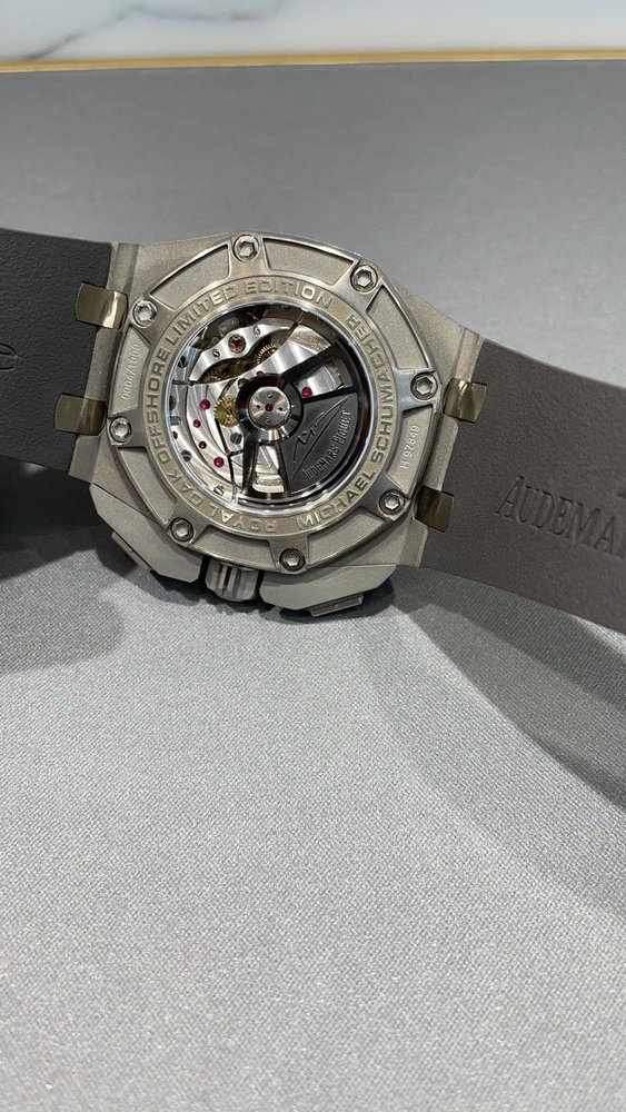 에이피 로얄 오크 오프쇼어 크로노그래프 44mm 001-285547