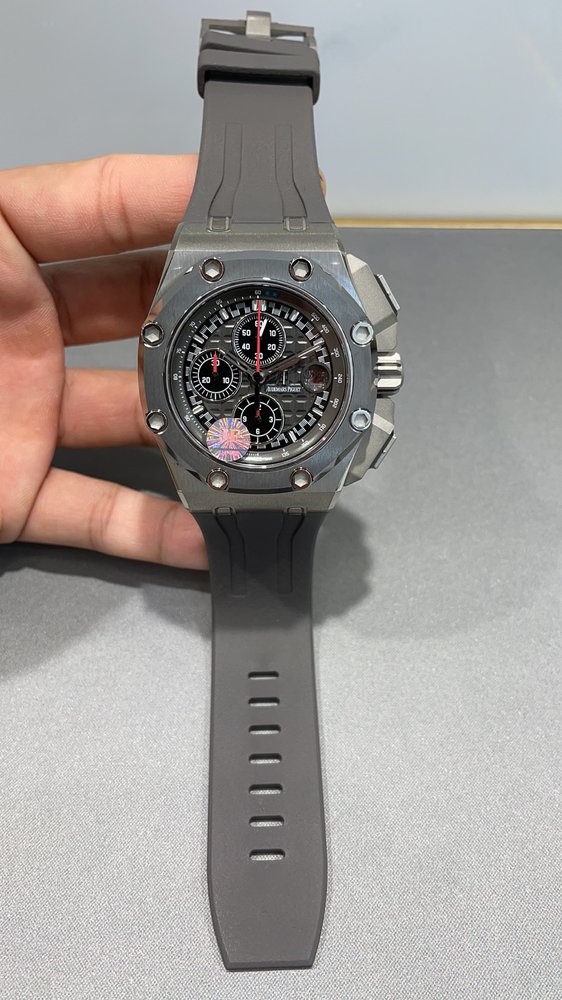에이피 로얄 오크 오프쇼어 크로노그래프 44mm 001-285547