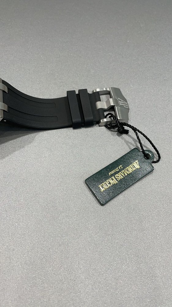 오데마 피게 로열 오크 오프쇼어 오토매틱 시계 001-285548