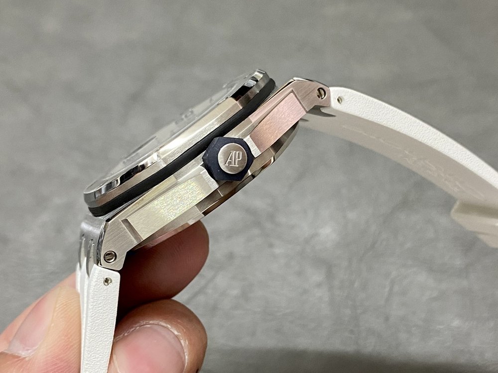 오데마 피게 APS 시계 42mm 케이스 001-285555