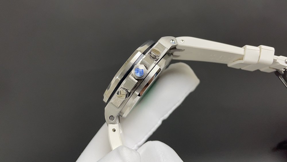 오데마피게 흰케이스 흰다이얼 블루아이 여성 37mm 최 001-285556