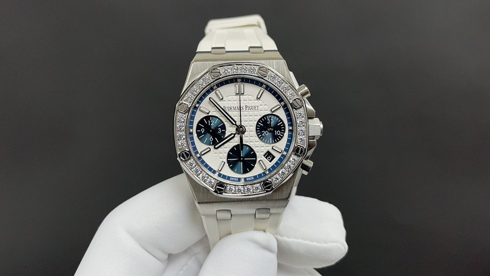 오데마피게 흰케이스 흰다이얼 블루아이 여성 37mm 최 001-285556