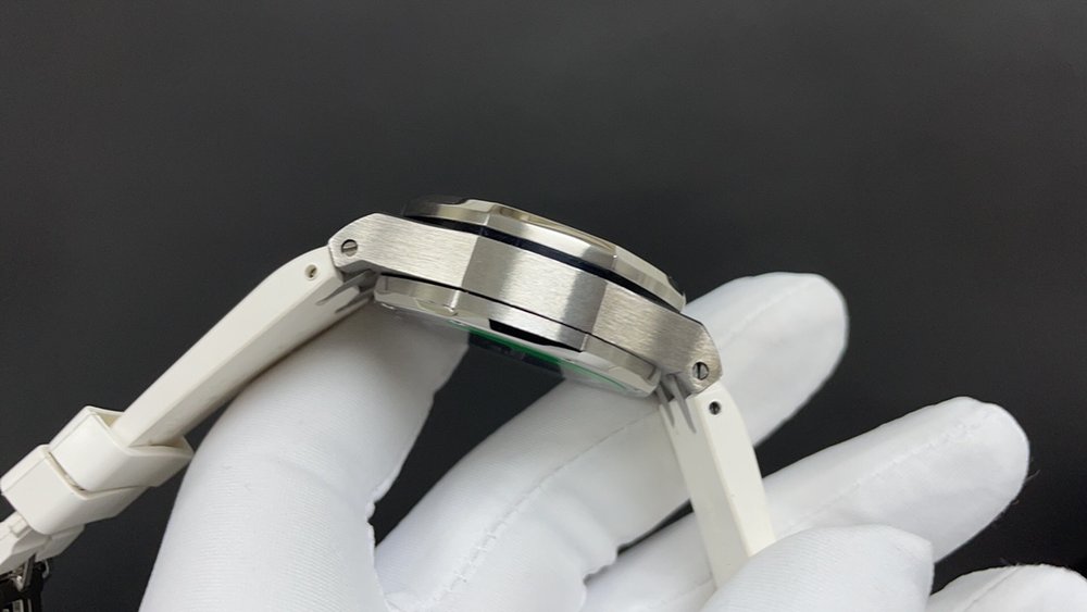 오데마피게 흰케이스 흰다이얼 블루아이 여성 37mm 최 001-285556