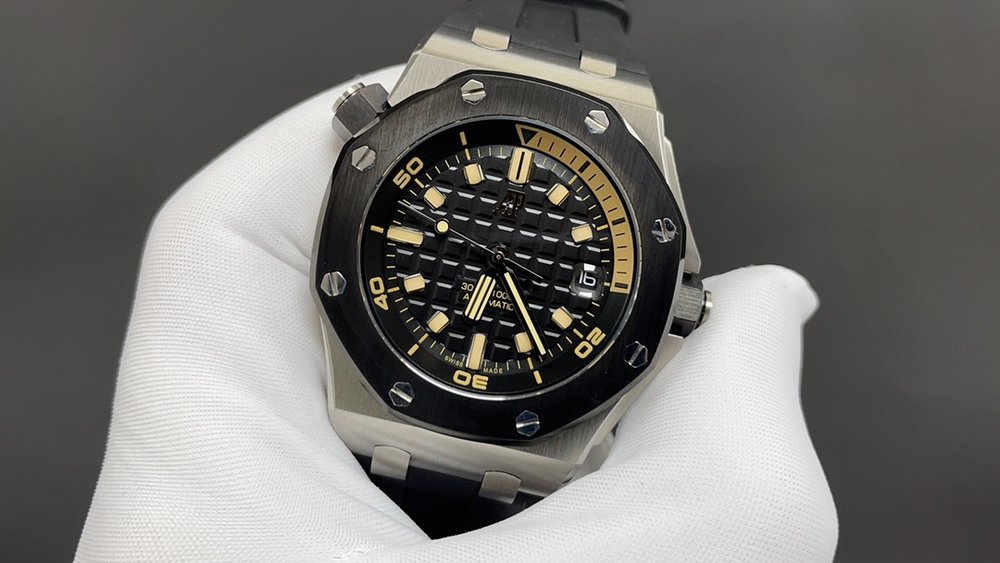 오데마 피게 화이트 케이스 블랙 세라믹 42mm 원클릭 001-285558