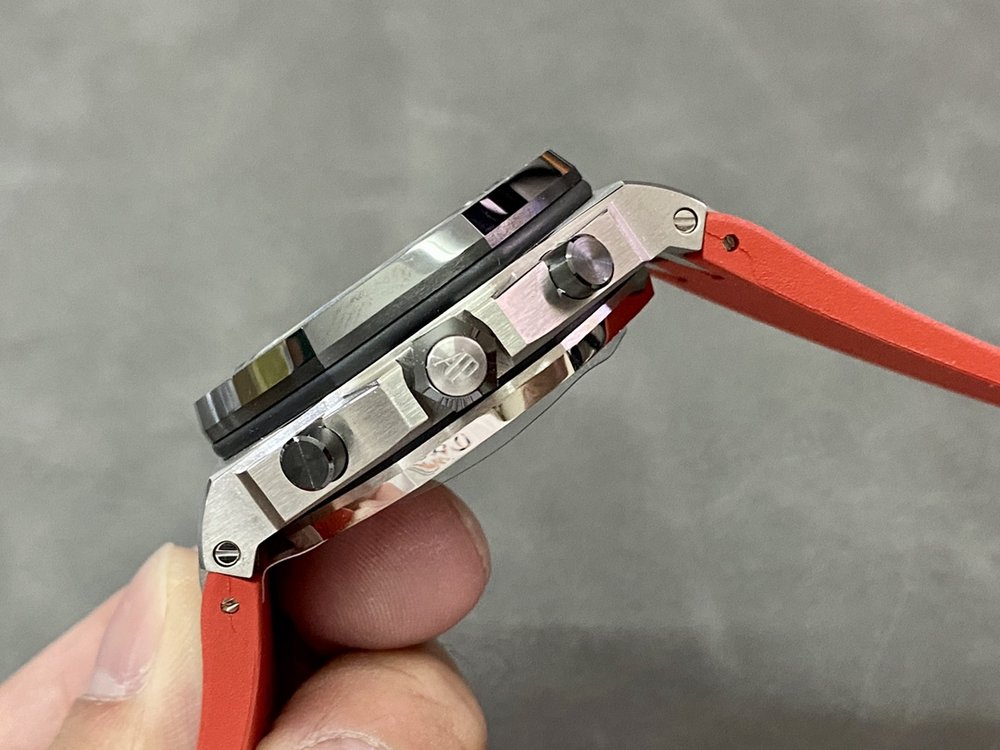 APF 오데마피게 로얄 오크 오프쇼어 42mm 시계 001-285572