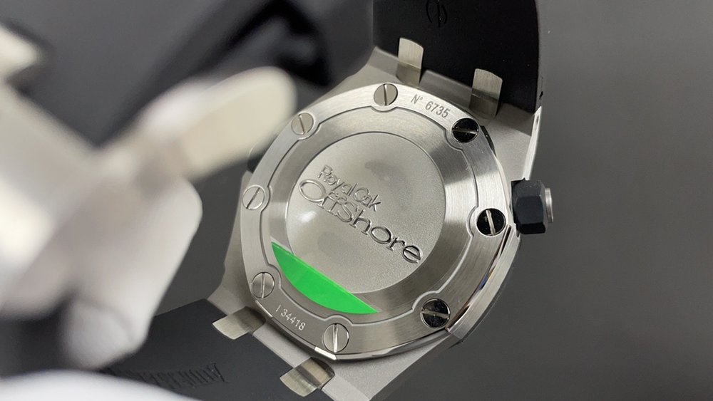 오데마피게 로얄오크 화이트케이스 블랙다이얼 42mm 001-285573