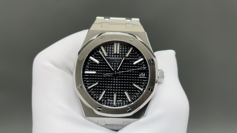 오데마 피게 화이트 케이스 블랙 다이얼 41mm 시계 001-285585