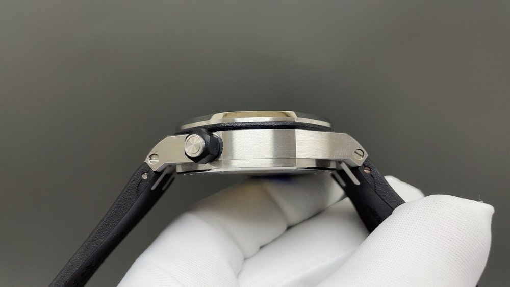 오데마 피게 흰 케이스 검은색 42mm 최고급 001-285586