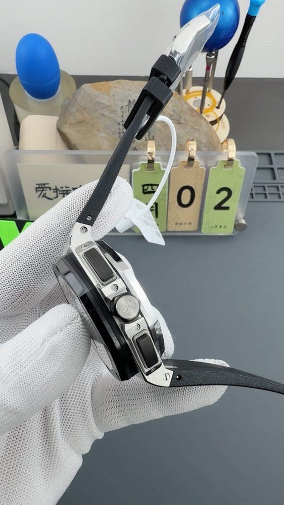 오데마 피게 로얄 오크 오프쇼어 업그레이드 버전 시계 001-285596
