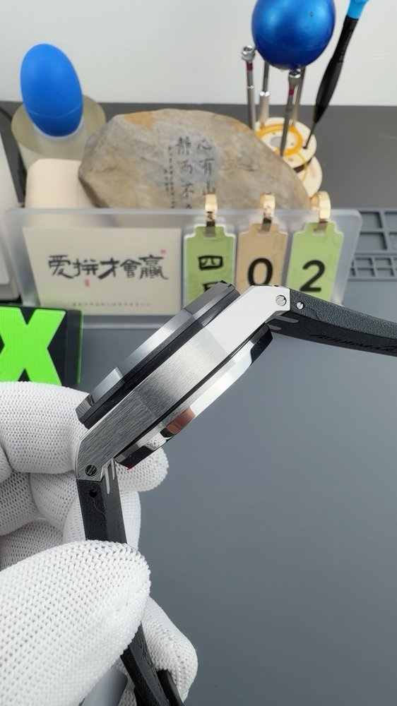 오데마 피게 로얄 오크 오프쇼어 업그레이드 버전 시계 001-285596