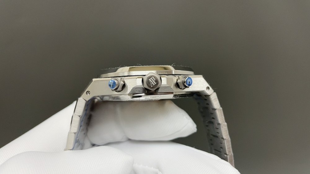 APS 오데마 피게 스노우 골드 팬더 아이 41mm 001-285617