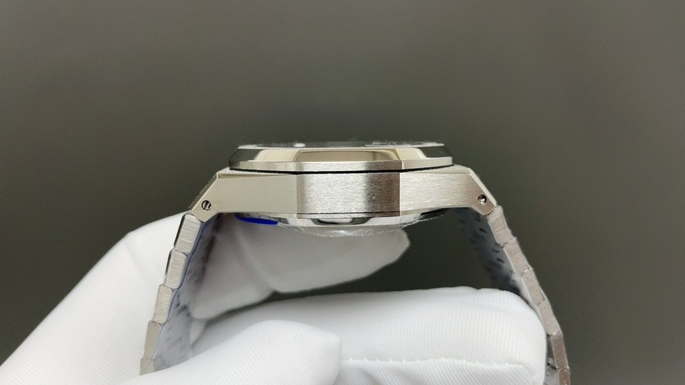 APS 오데마 피게 스노우 골드 팬더 아이 41mm 001-285617