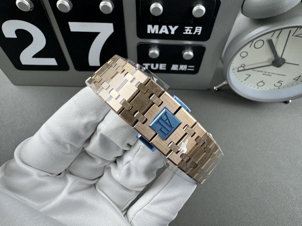 에이피 로즈골드 블루 다이얼 시계 41mm 001-285620
