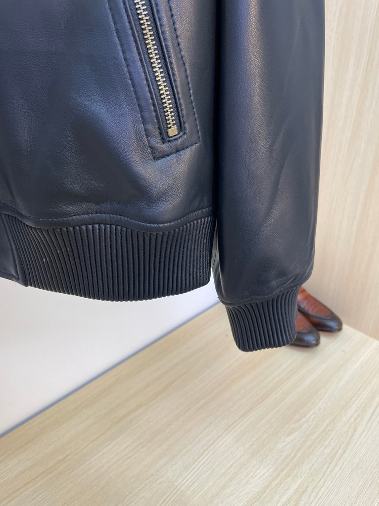 LV 레드 스탠드칼라 소가죽 자켓 001-285669