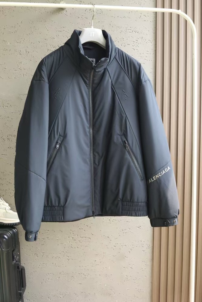 발렌시아가 가을겨울 누빔 자켓 001-286051