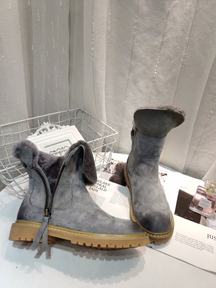 UGG 클래식 업그레이드 2.0 양털 부츠 (여성) 001-286122