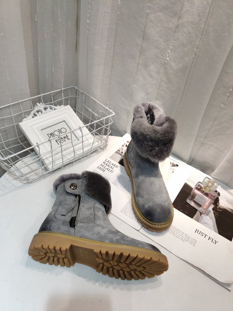 UGG 클래식 업그레이드 2.0 양털 부츠 (여성) 001-286122