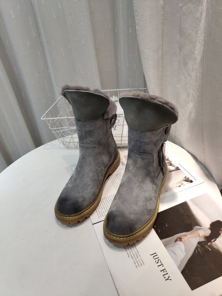 UGG 클래식 업그레이드 2.0 양털 부츠 (여성) 001-286122