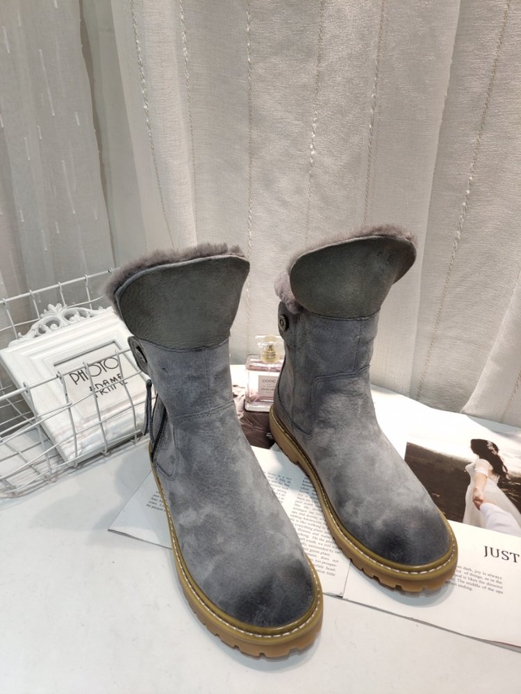 UGG 클래식 업그레이드 2.0 양털 부츠 (여성) 001-286122