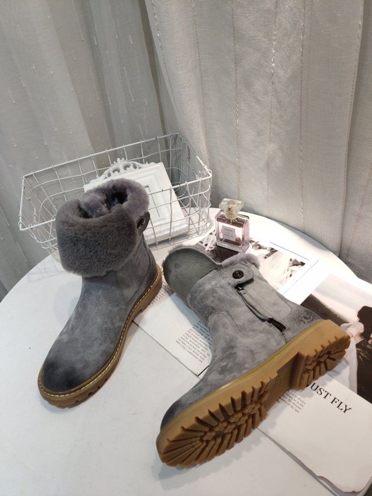 UGG 클래식 업그레이드 2.0 양털 부츠 (여성) 001-286122