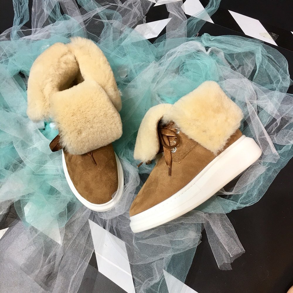 UGG 클래식 스노우부츠 업그레이드 버전 001-286169