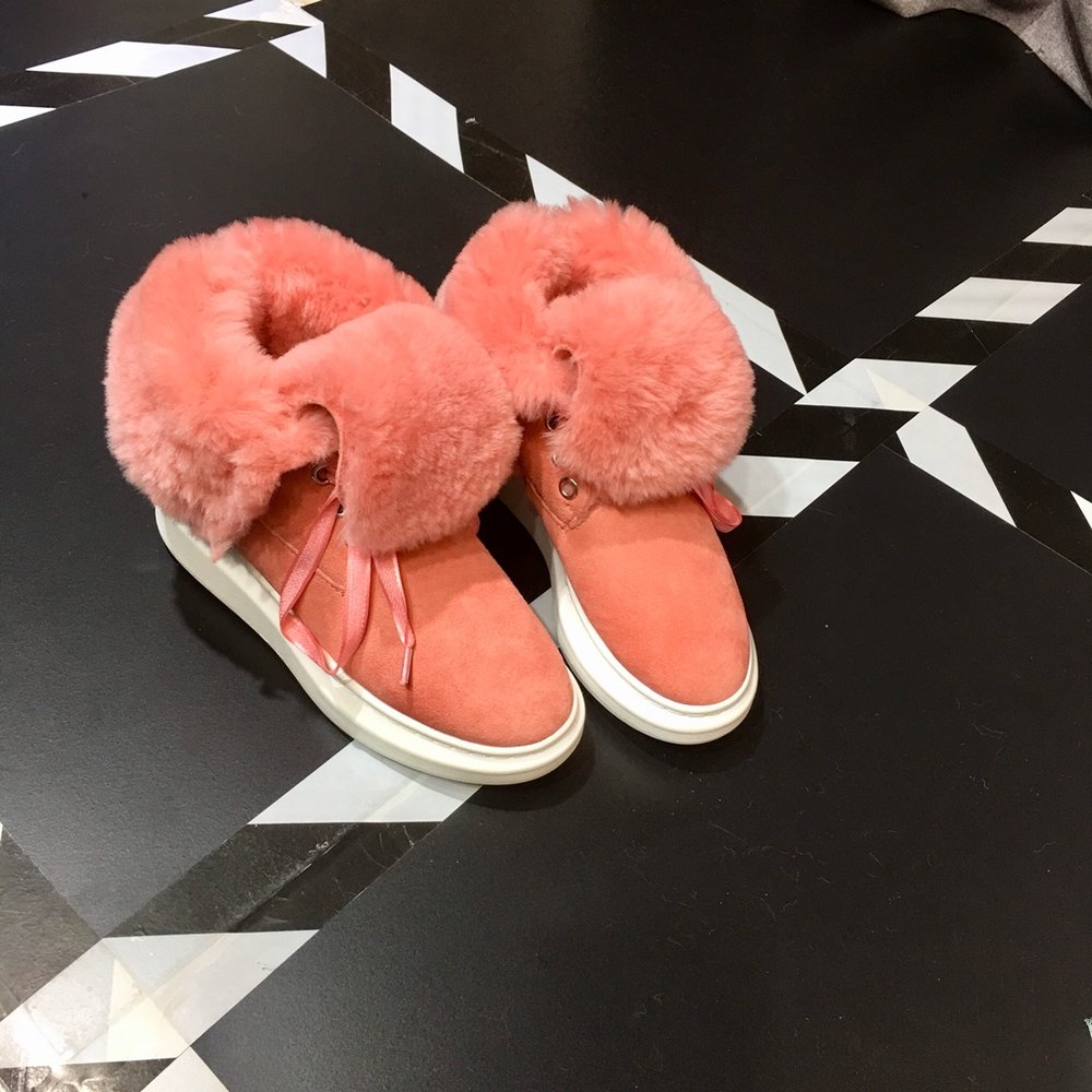 UGG 클래식 스노우부츠 업그레이드 버전 001-286171