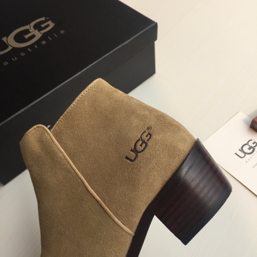 오리지널 UGG 소가죽 양모 스노우부츠 001-286189