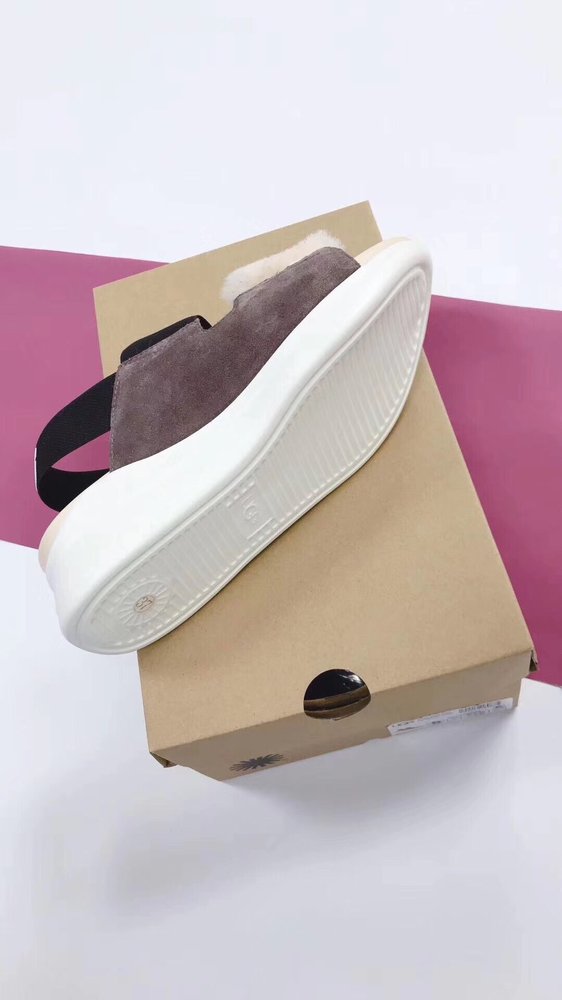 UGG 실버레이크 두꺼운 뒤꿈치 캐주얼 샌들 001-286225