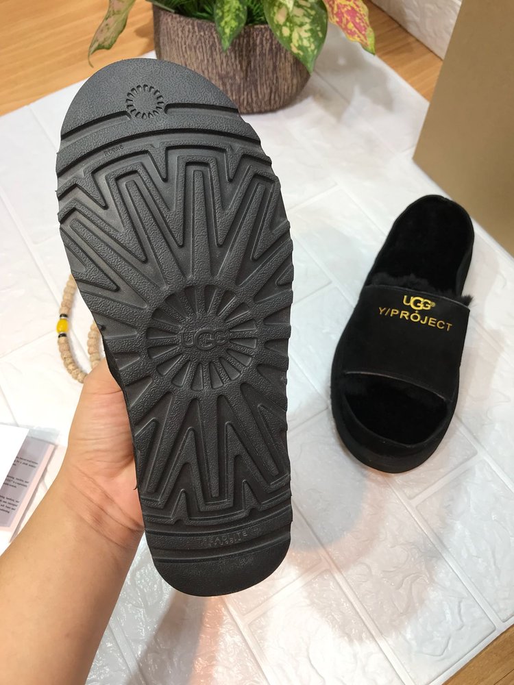 UGG 협업 양털 실내 슬리퍼 001-286227