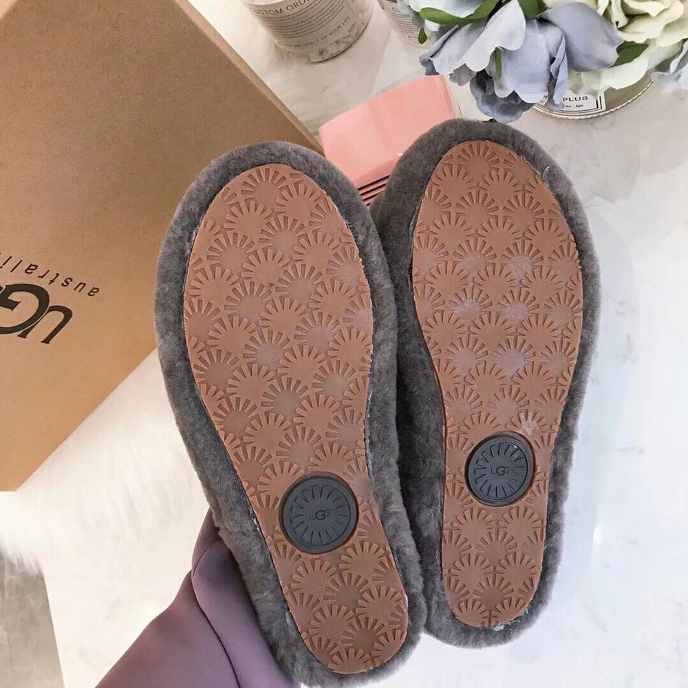 UGG 양면 코코넛 밀크 퍼 슬리퍼 001-286230