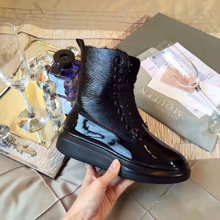 UGG 클래식 스노우 부츠 업그레이드 버전 001-286241