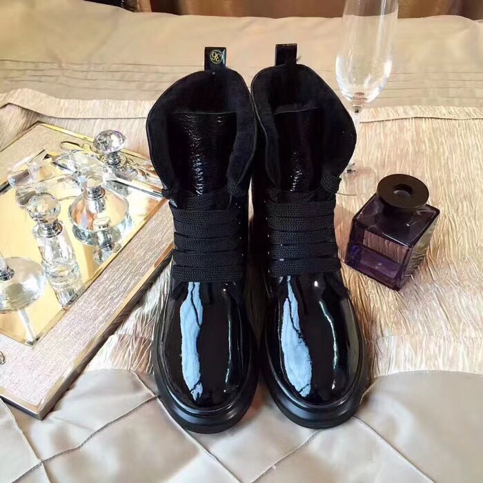 UGG 클래식 스노우 부츠 업그레이드 버전 001-286241