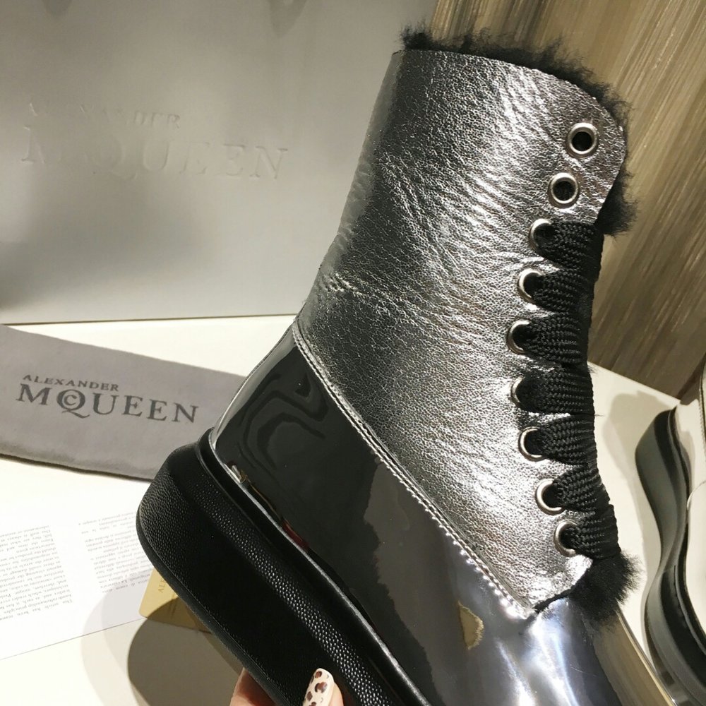 UGG 클래식 스노우부츠 업그레이드 버전 001-286247
