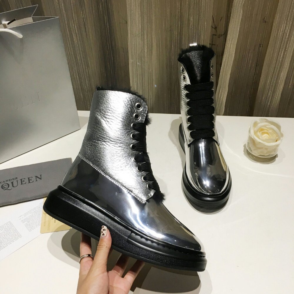 UGG 클래식 스노우부츠 업그레이드 버전 001-286247